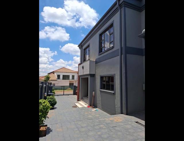 5 BEDROOM HOUSE FOR SALE IN AMANDASIG